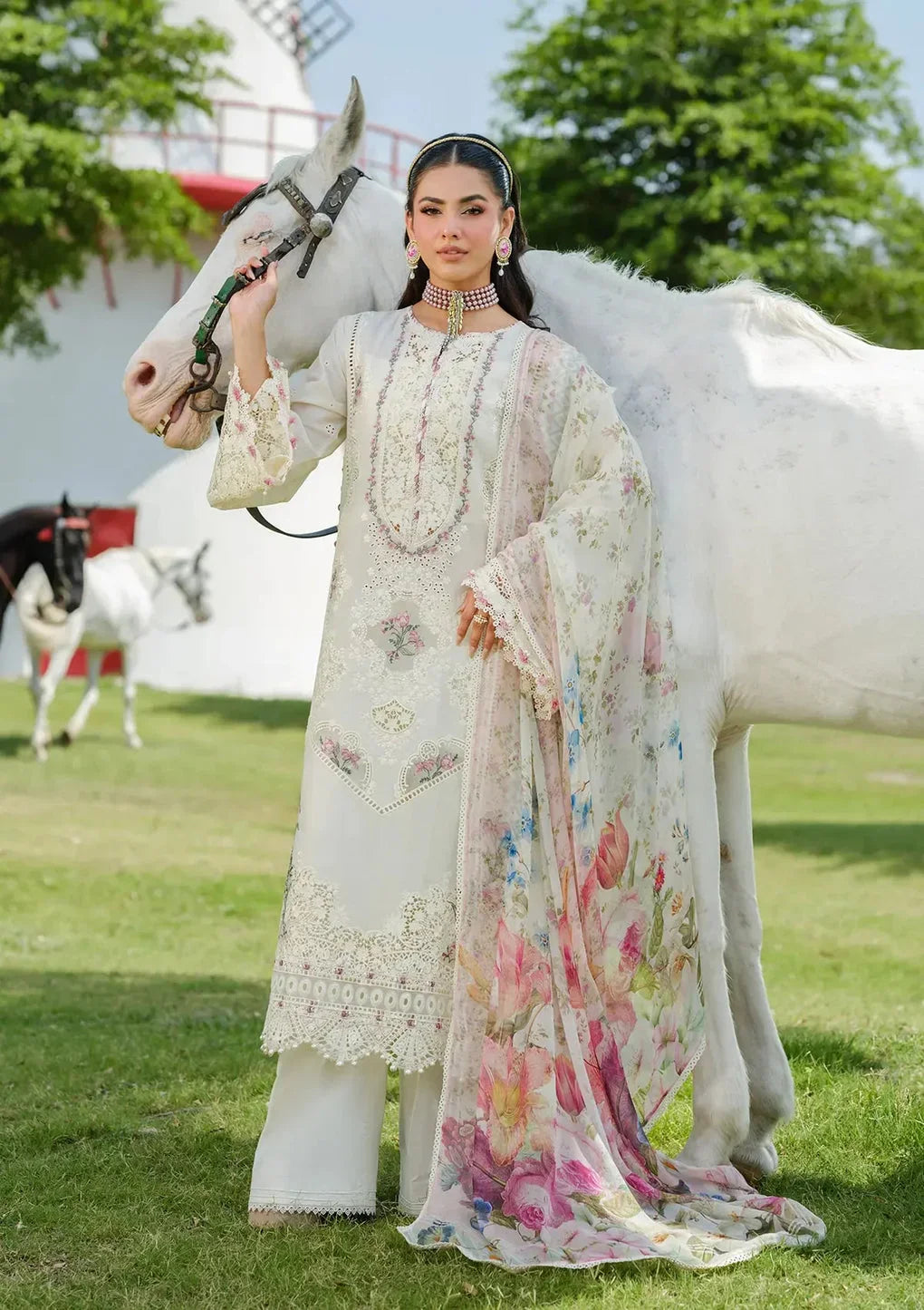 Aks-e-Pakeezah