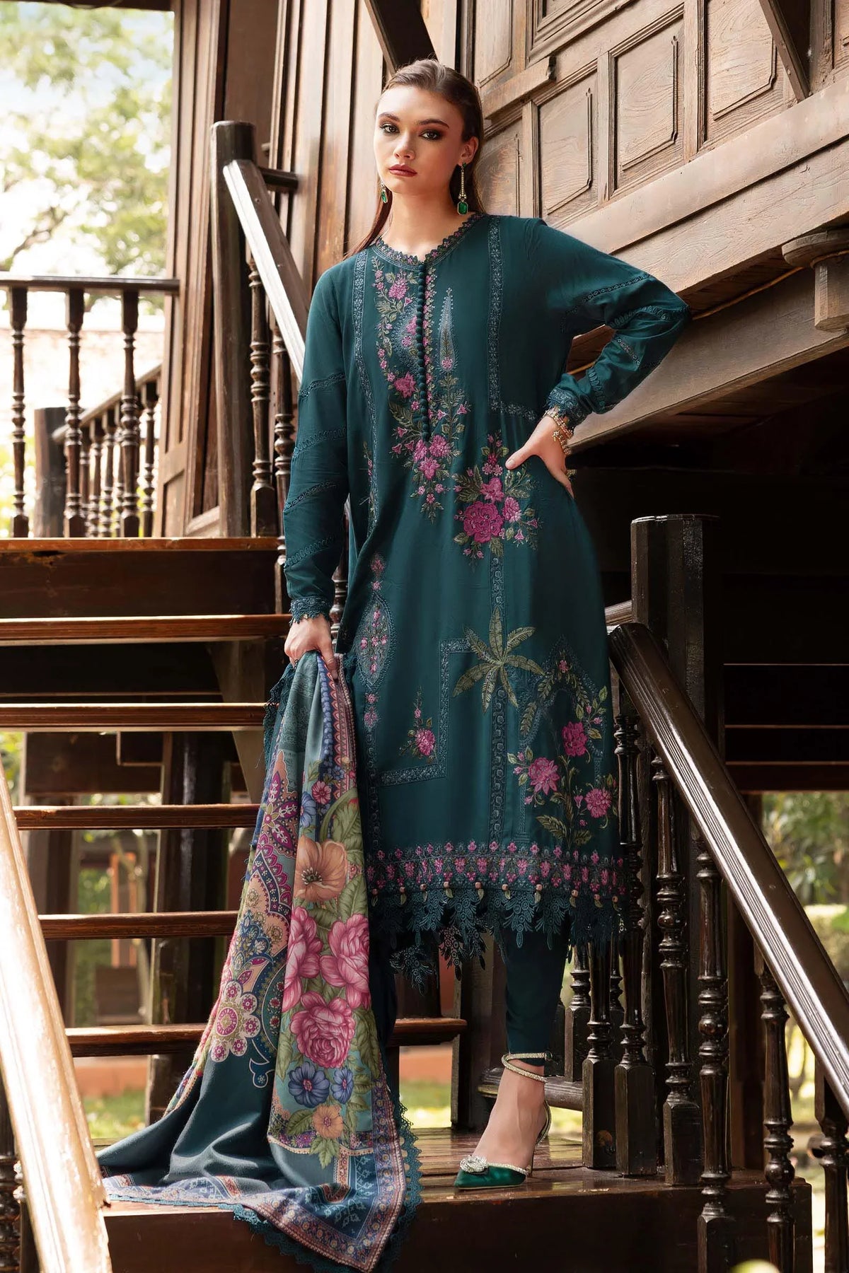 3-Piece Embroidered Lawn Dress in Bottle Green Color with slub munaar dupatta