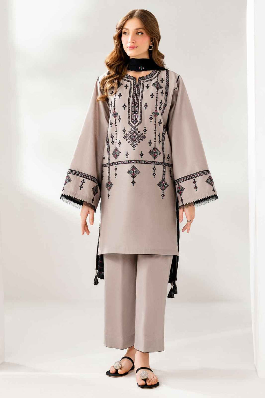 3 Piece Unstiched Embroidery Dhanak