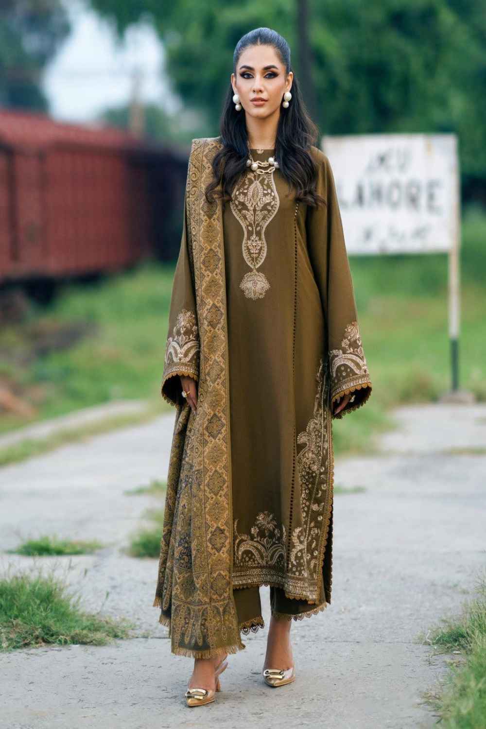 3 Piece Unstiched Embroidery Dhanak