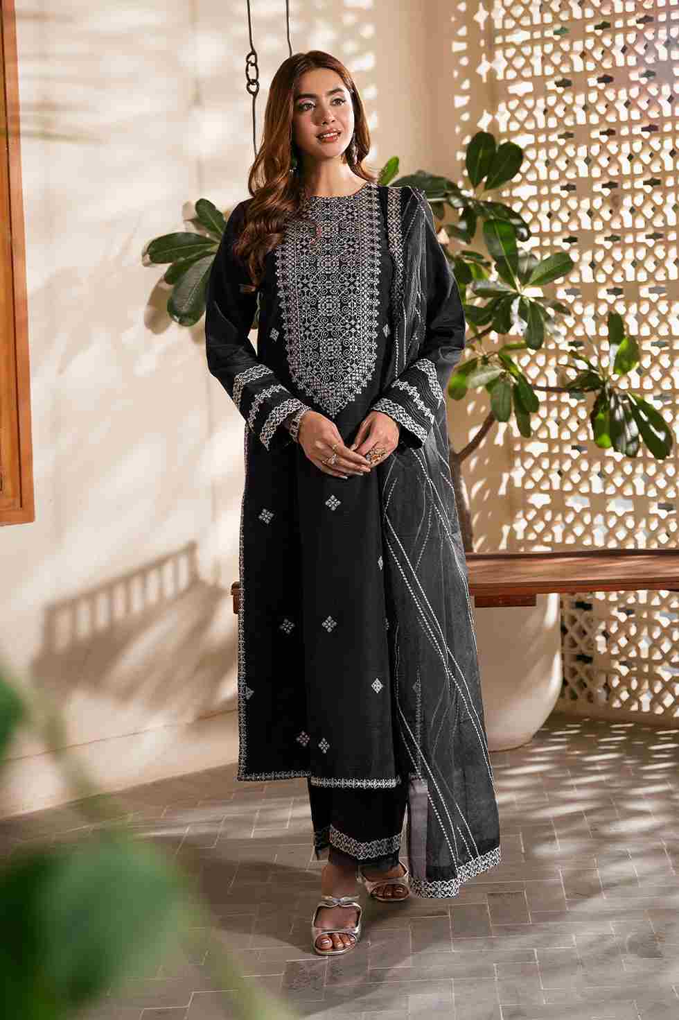3 Piece Unstiched Embroidery Dhanak